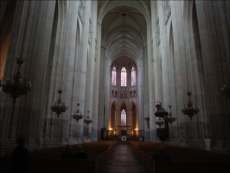 cathedrale_interieur.jpg